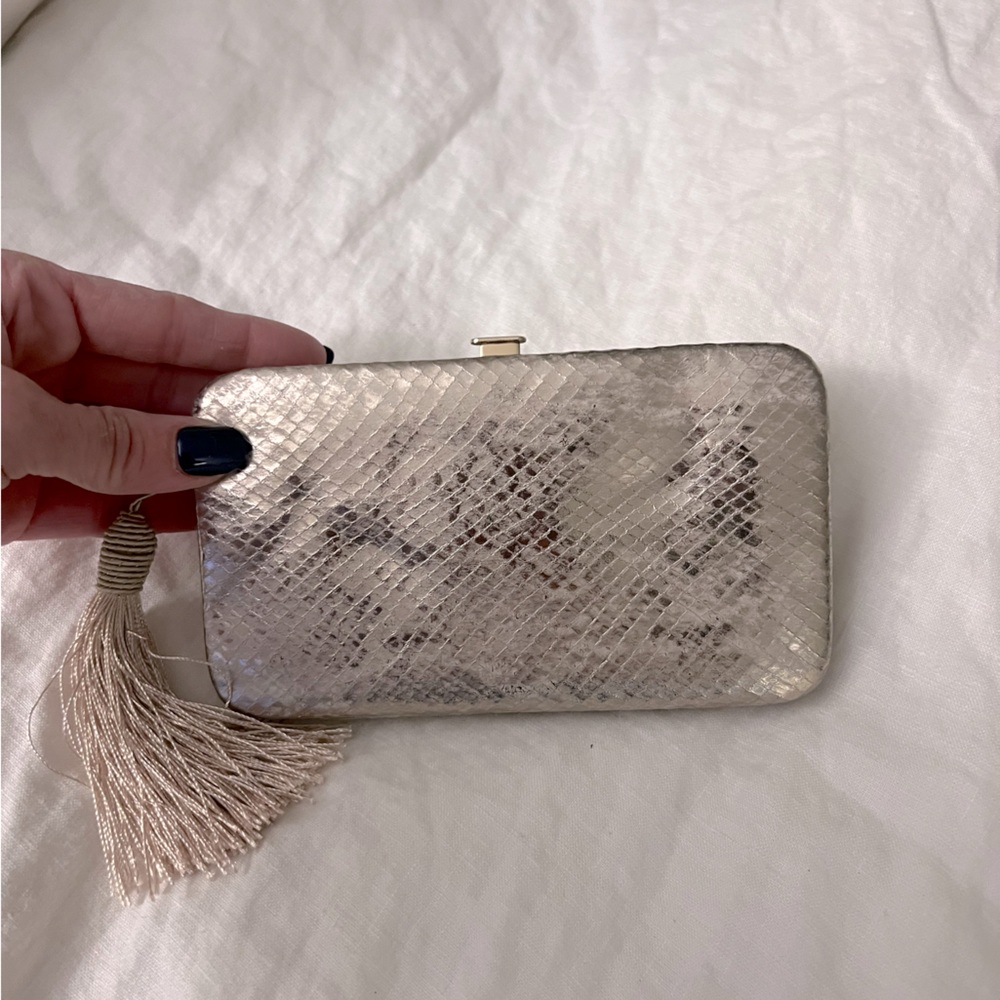 Cocodrile vegan leather mini clutch/wallet
Hym